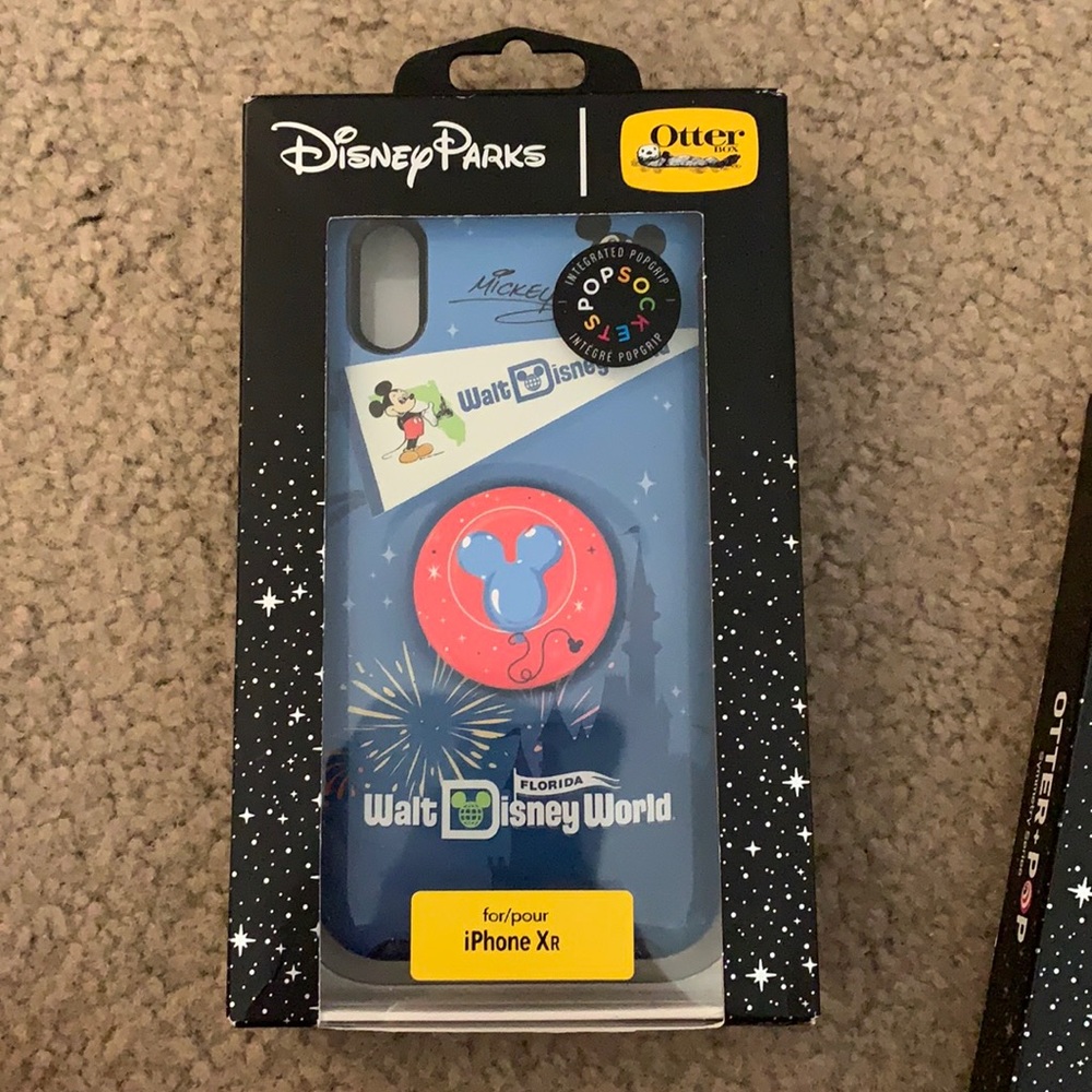 - WDW pop socket case! Gorgeous!!!